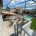 Villa No.8 *