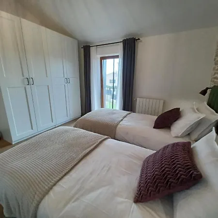 Villa No.8 *