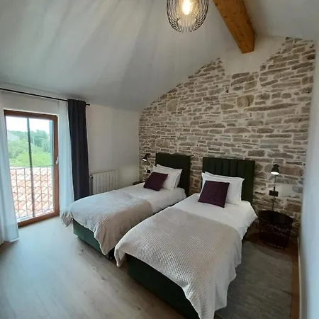 No.8 Pazin